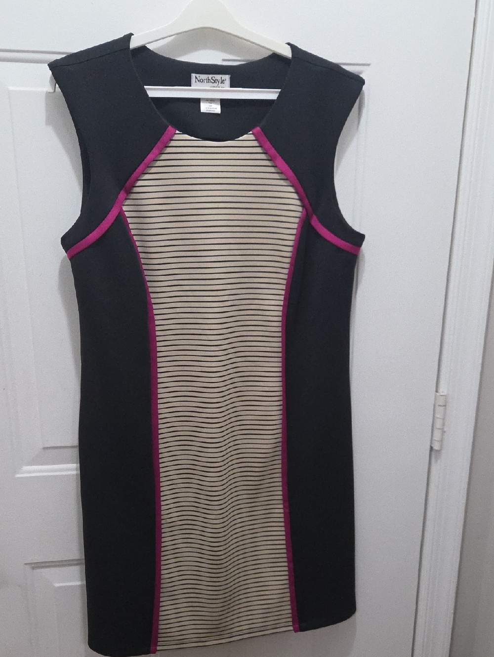 NWOT NorthStyle Black, Cream & Pink Panel Sheath Dress 18P